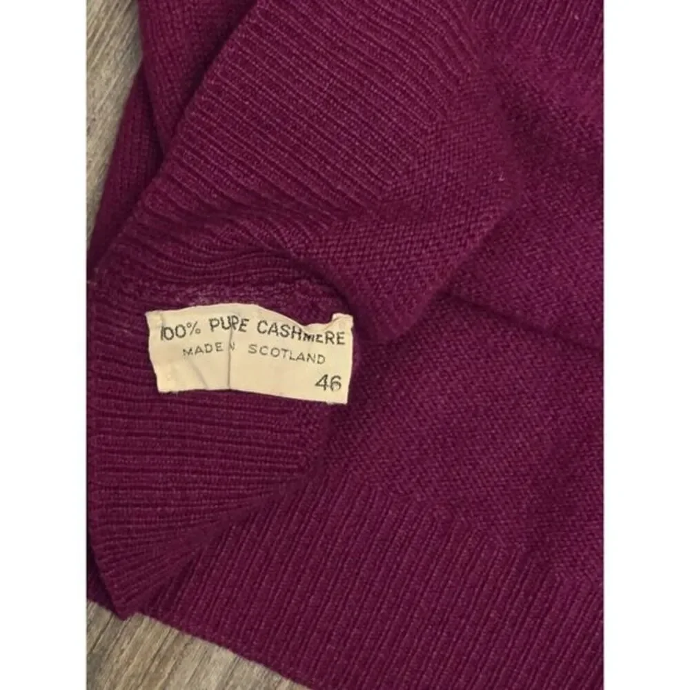 Vintage Mens Pringle Made‎ In Scottland 100% Cashmere Sweater Size 46 V-Neck - Picture 14 of 14